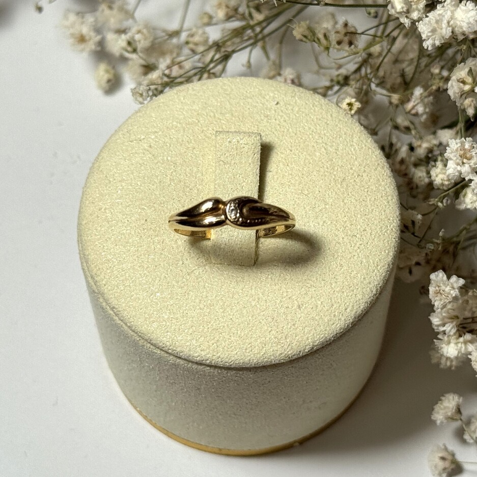 Złoty pierścionek 585/1,36g