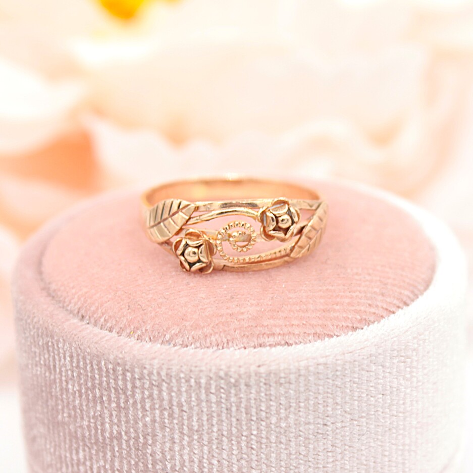 Złoty pierścionek p.585/2,44g