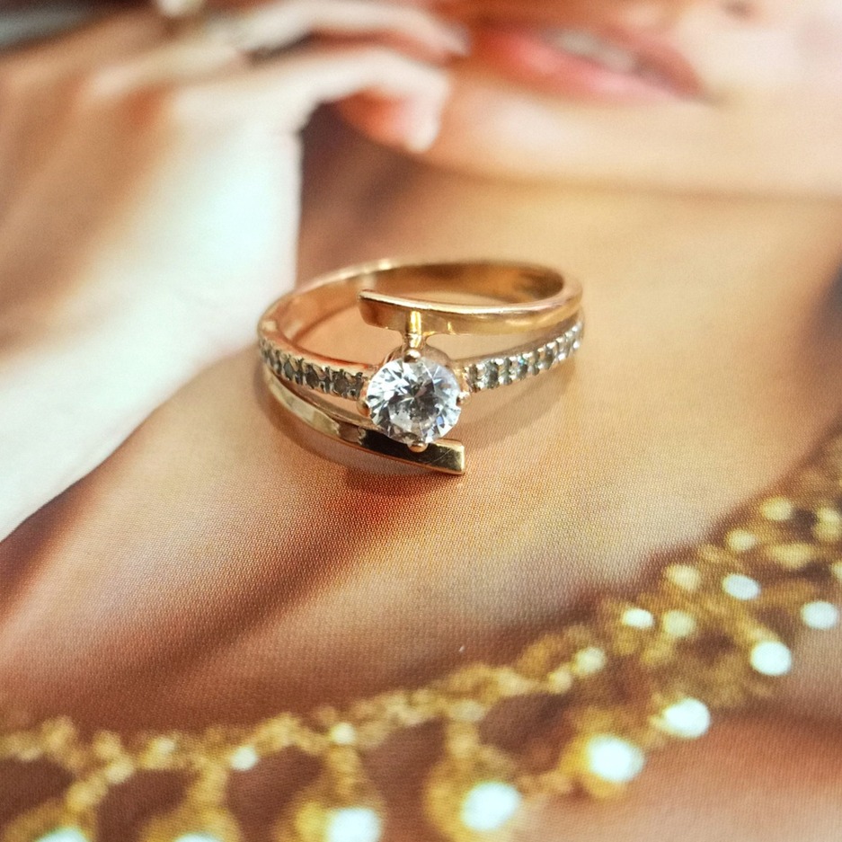 Złoty pierścionek p.585/2,75g