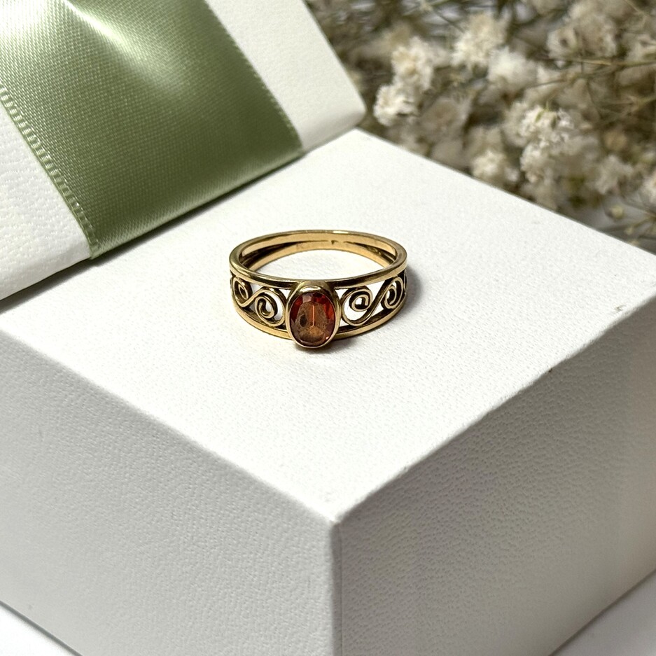 Złoty pierścionek p.585/2,19g