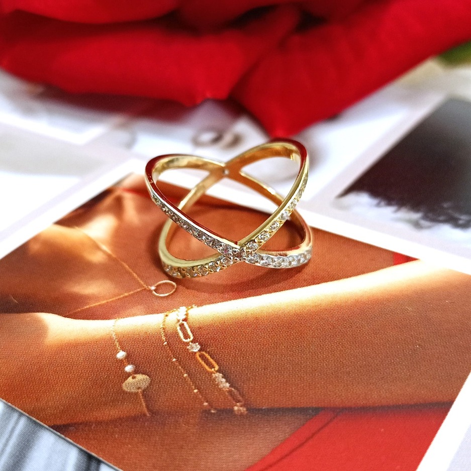 Złoty pierścionek p.585/2,82g