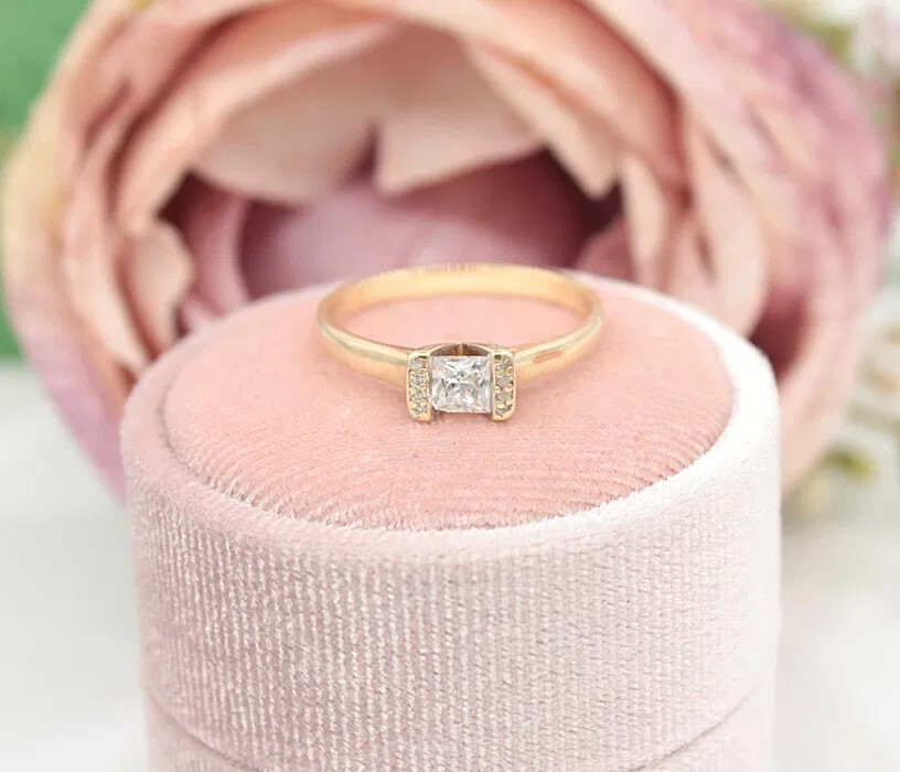 Złoty pierścionek p.585/2,75g