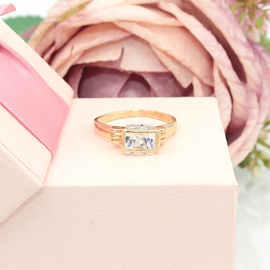 Złoty pierścionek p.585/3,43g z cyrkonią