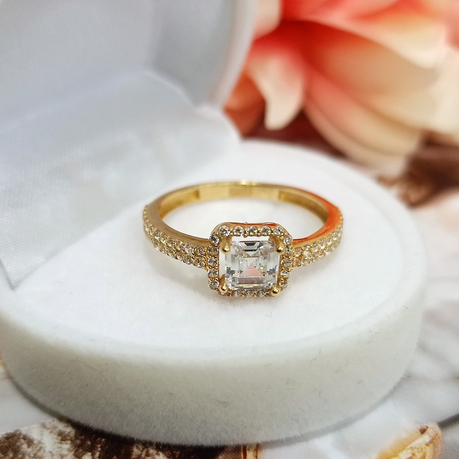 Złoty pierścionek p.585/1,94g