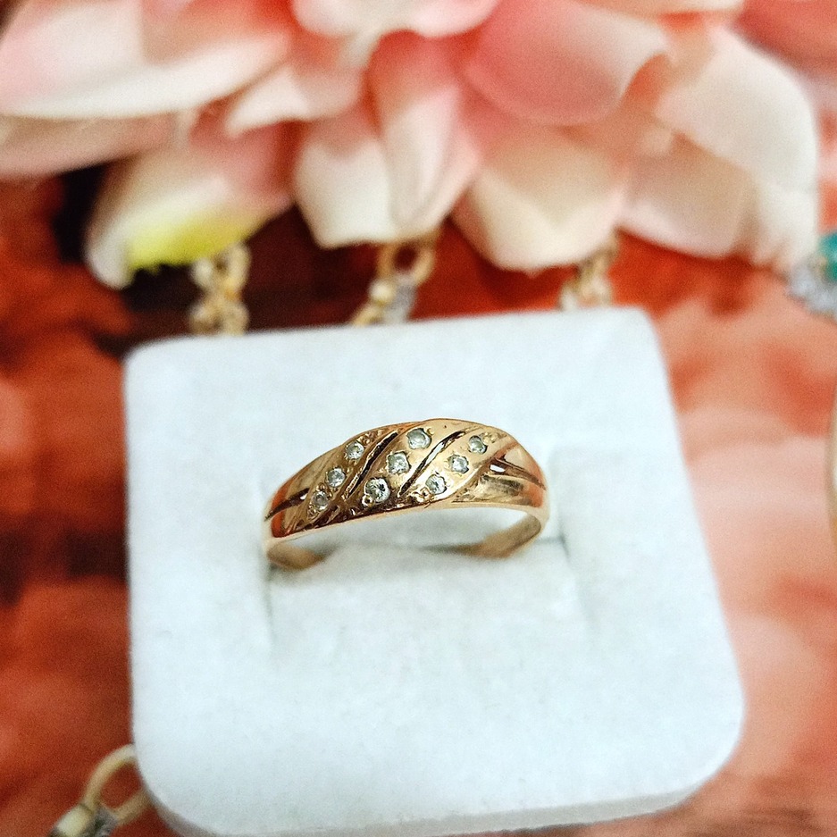 Złoty pierścionek p.585/1,90g