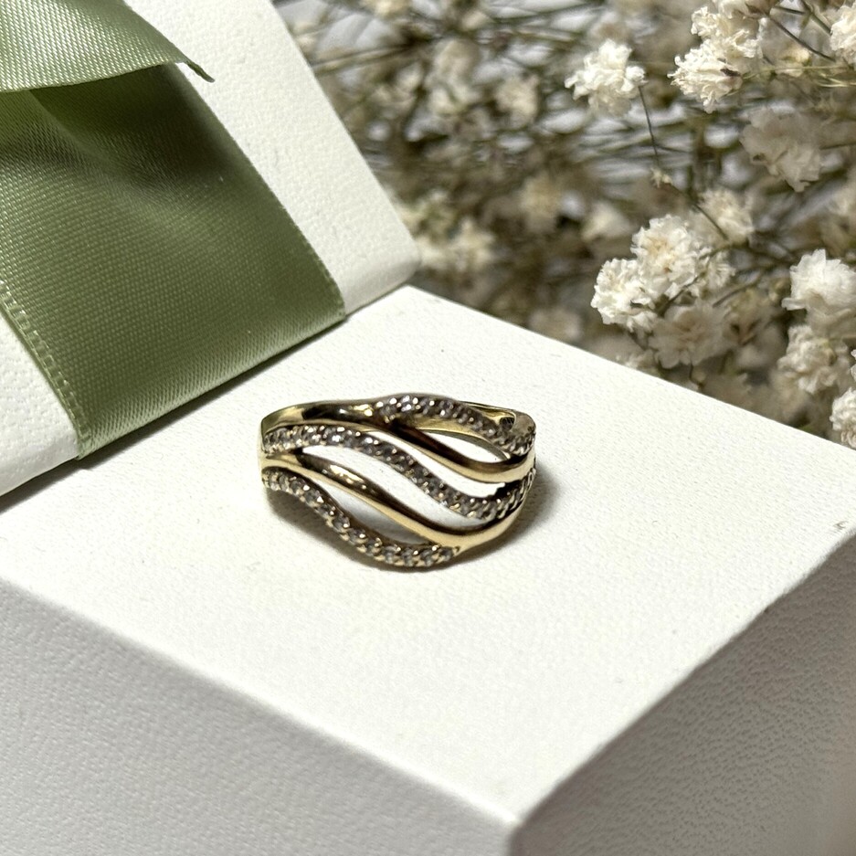 Złoty pierścionek p.375/2,57g