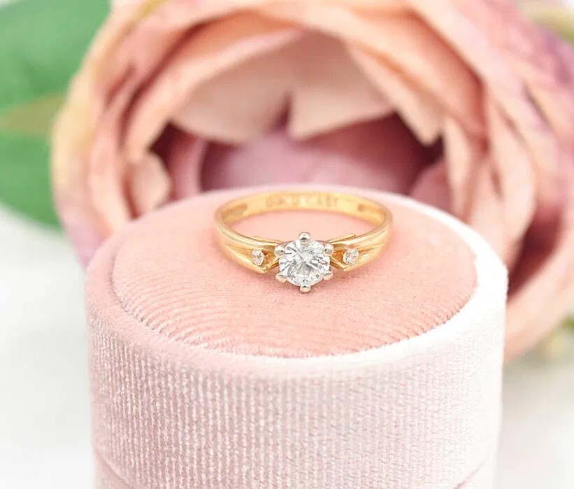 Złoty pierścionek p.585/2,65g