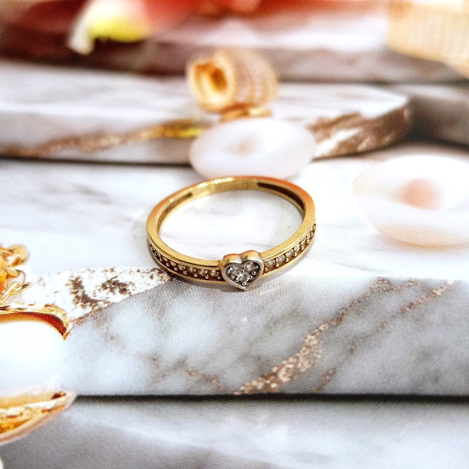 Złoty pierścionek p.585/1,31g