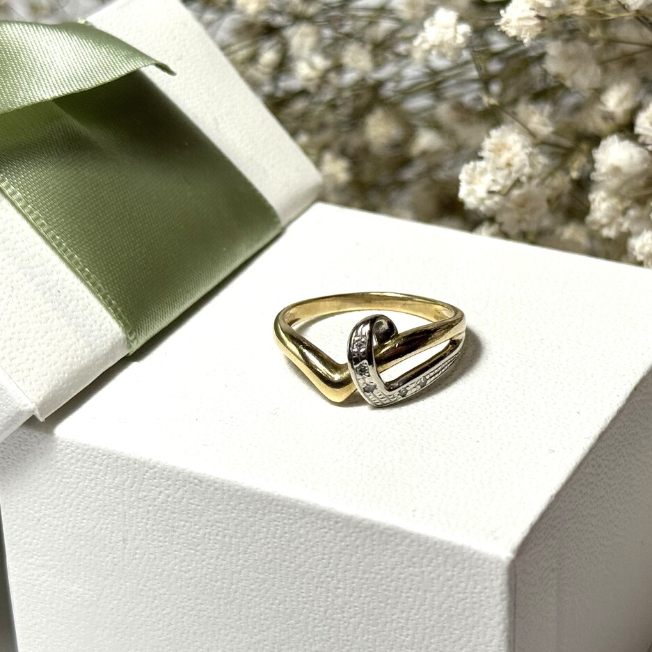 Złoty pierścionek p.585/2,38g