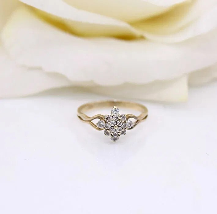 Złoty pierścionek p.333/1,86g