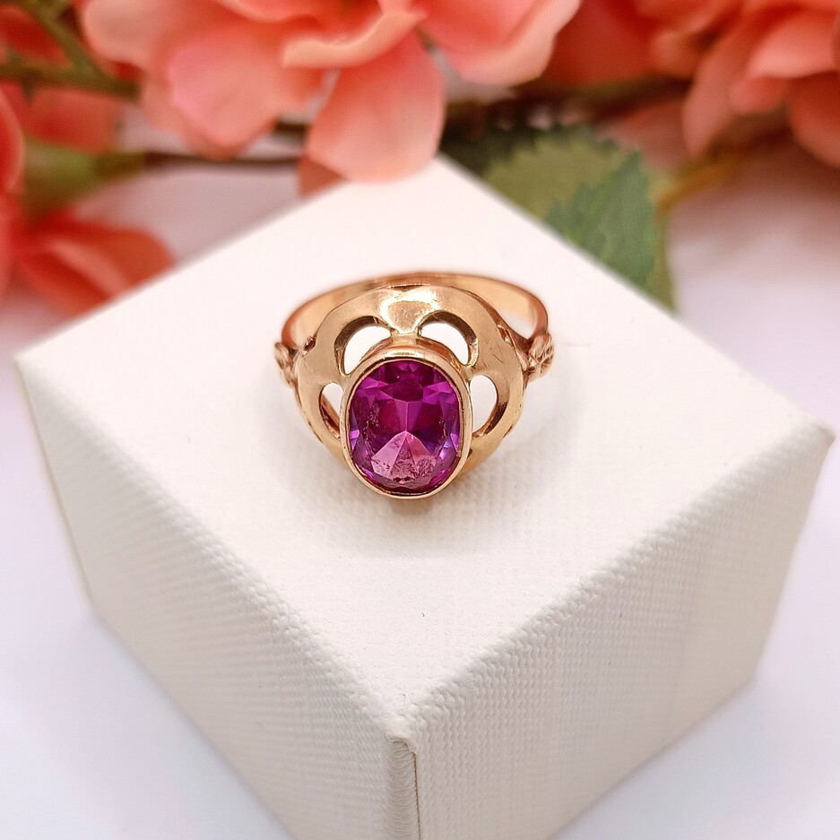 Złoty pierścionek p.585/3,89g