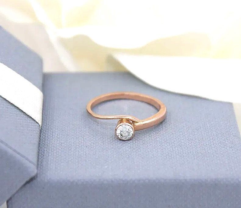 Złoty pierścionek p.585/1,92g