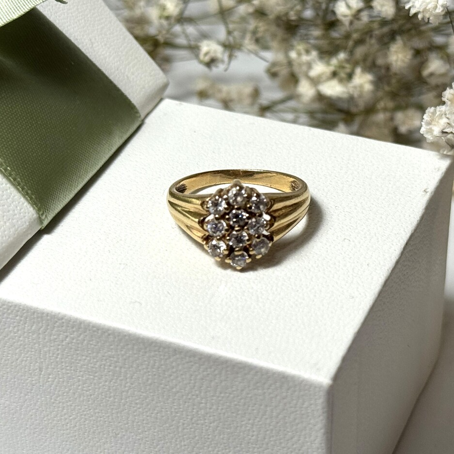 Złoty pierścionek p.585/3,95g