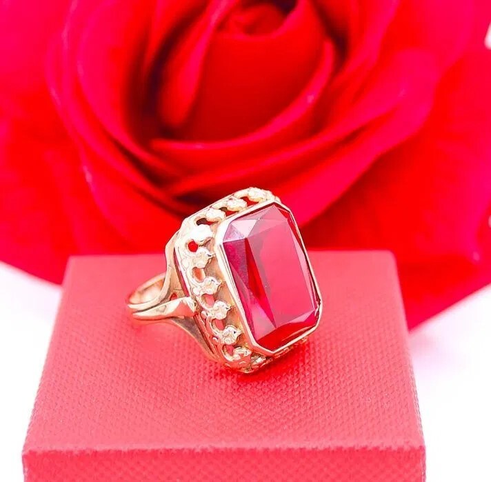 Złoty pierścionek p.585/10,80g